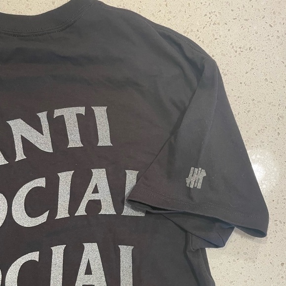 NWOT Anti Social Social Club x Undefeated Paranoid T-shirt - Picture 5 of 6